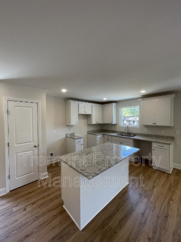 Photo - 1310 E 36th St