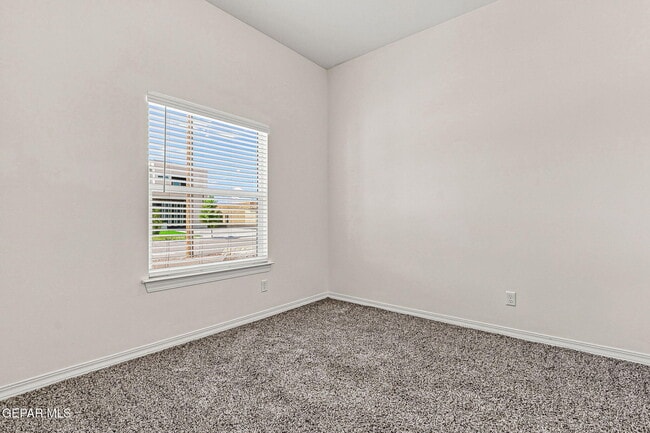 Photo - 13253 Coldham St