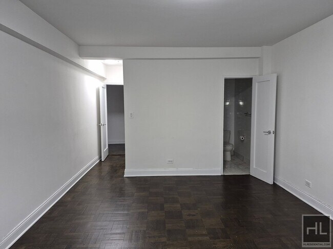 Photo - BEEKMAN PLACE Unit 7B