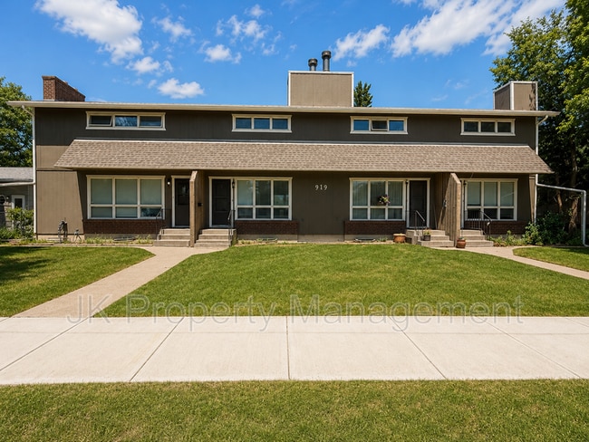 Photo - 919 1st Ave SW Unit #02