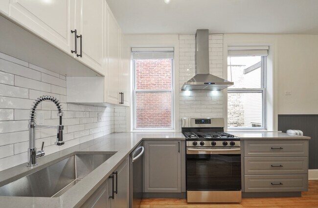 Photo - 1314 W Argyle St Unit 3