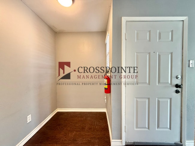Tour Today: Downstairs 1 Bed 1 Bath Apartment!