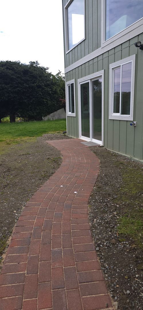 Building Photo - Diamond Point Gem