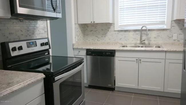 Redone kitchen - 1743 Mayfair Rd