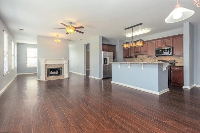 Building Photo - 721 Litty Ct