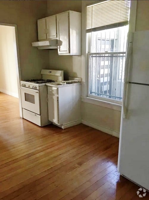 Building Photo - 1114 Poinsettia Dr Unit 5 Rental