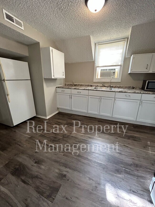 Photo - Large 3 Bedroom Apartment Unit 207
