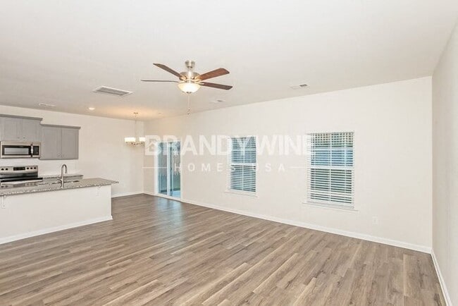 Photo - 331 Redmoss Dr