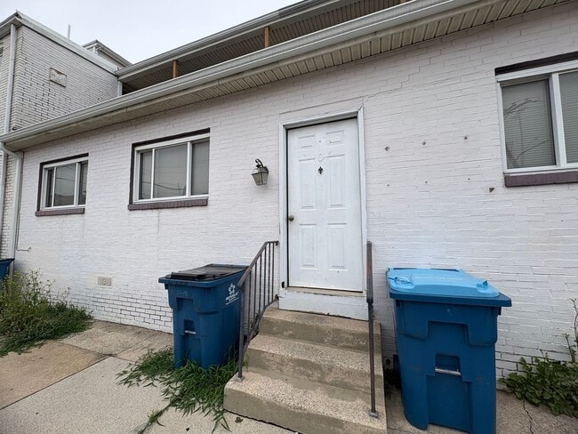 Photo - 1366 W Market St Unit Rear