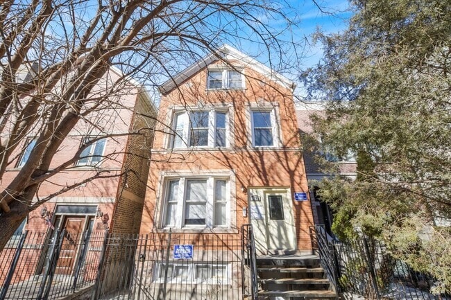 Building Photo - 2222 W Belden Ave Unit 3 Rental