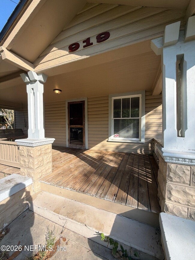 Photo - 919 Maynard St