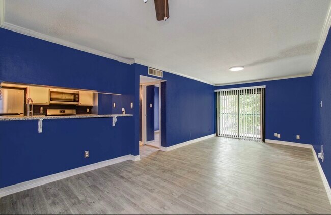 Photo - 2814 S Bartell Dr Unit 210