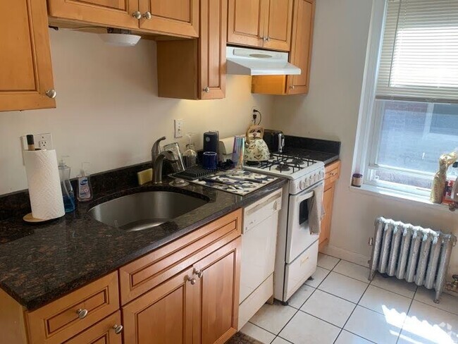 Building Photo - 1307 Commonwealth Ave Unit 10 Rental