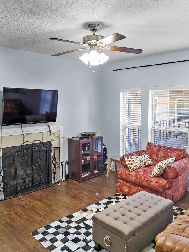 Photo - 2414 Longview St