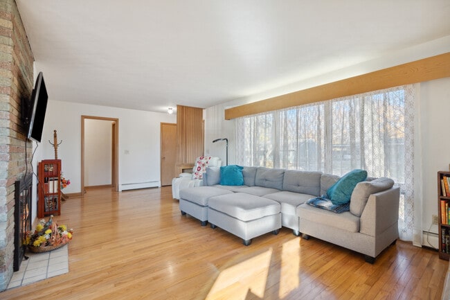 Photo - 6 Oak Park Ct