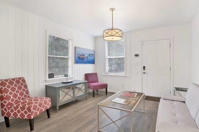 Photo - 5 Mindoro Cir