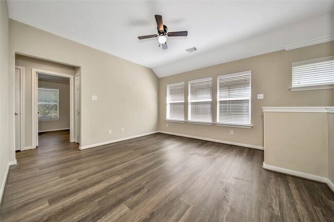 Photo - 111 W Burberry Cir