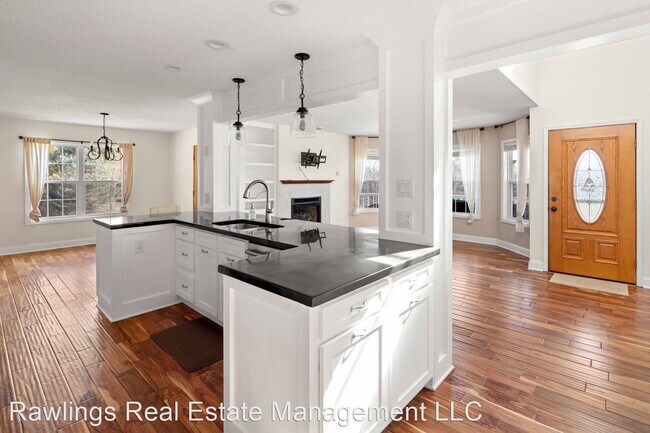 Photo - 3 br, 2.5 bath House - 35 Azalea Dr