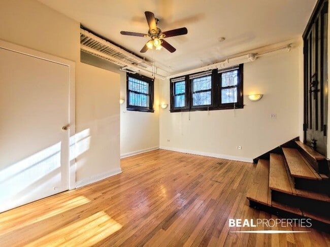 Building Photo - 0 bedroom in CHICAGO IL 60613 Unit 33 Rental