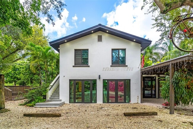 Building Photo - 23175 Naranja Rd