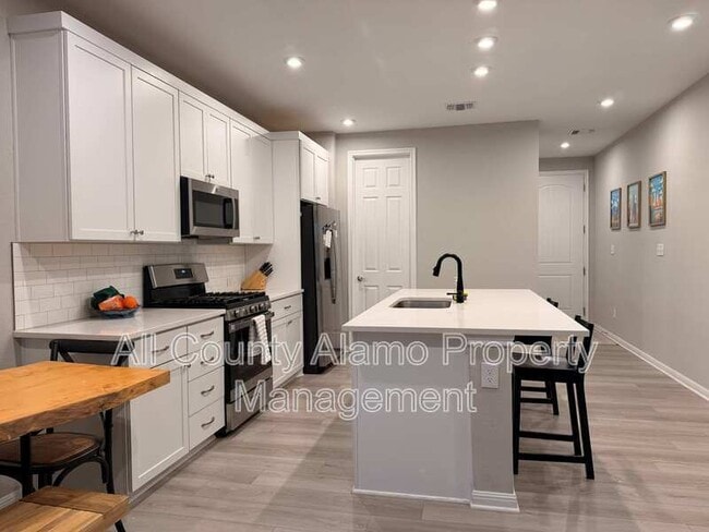 Photo - 420 Chaste Tree Dr