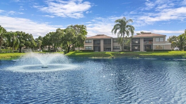 Building Photo - 12911 Briarlake Dr Unit 202
