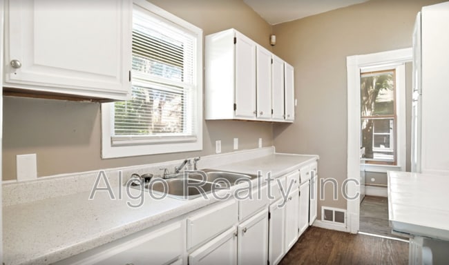 Photo - 2923 N Girard Ave