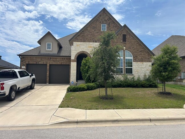 Building Photo - 1104 Almeria Bend
