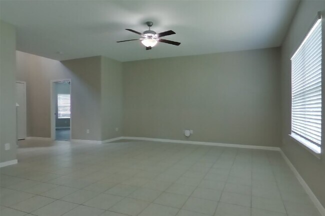 Photo - 421 Palomino Stand Dr