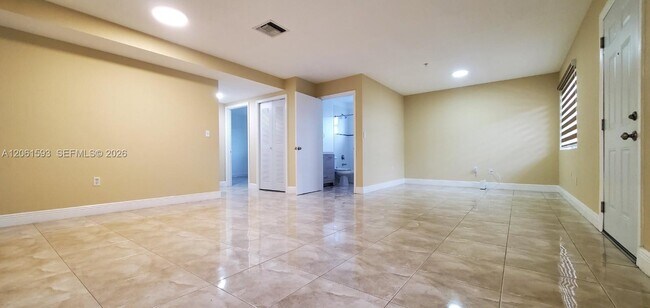 Photo - 1627 NW 18th St Unit 310