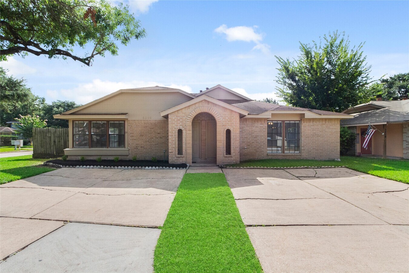 Photo - 5218 Beaverbrook Dr