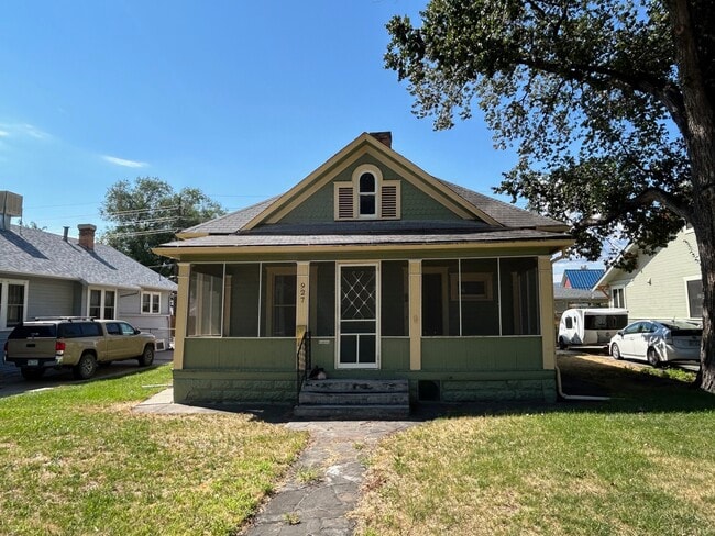 Building Photo - 927 Chipeta Ave