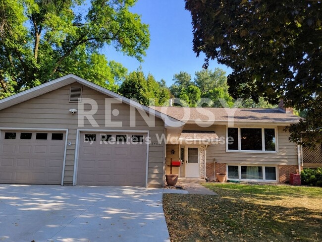 Building Photo - 5408 Creekview Ln-