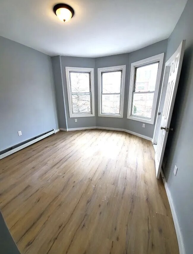 139 N 11st St 3R - 143 N 11th St Apartments Unit 3R