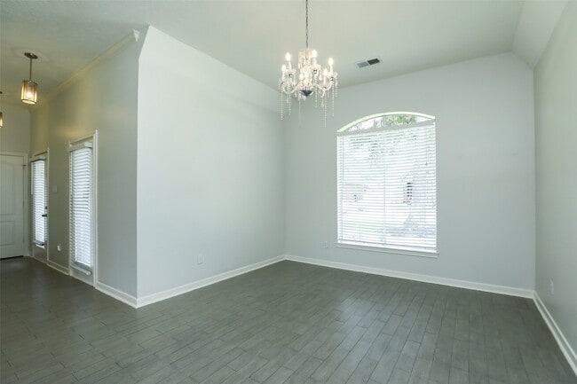 Photo - 24603 Haigshire Dr