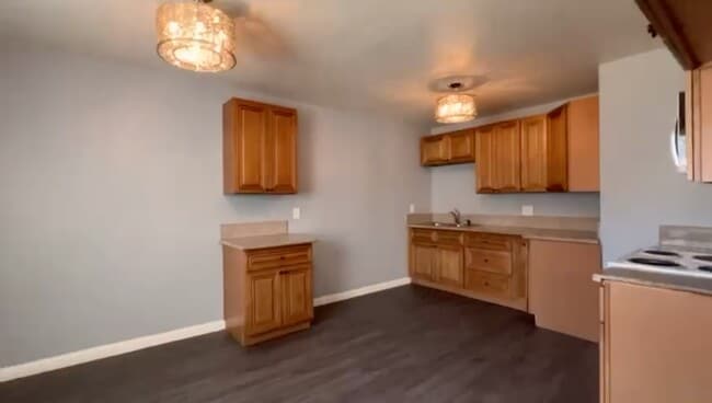 Photo - 1539 Pumalo St E