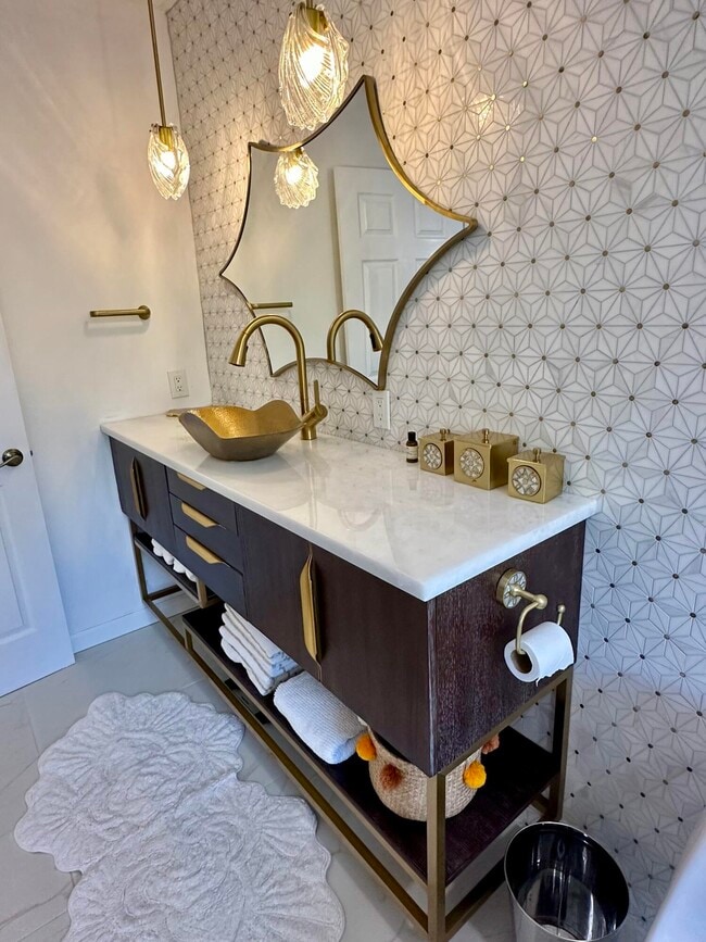 Photo - 801 NW 6th Dr