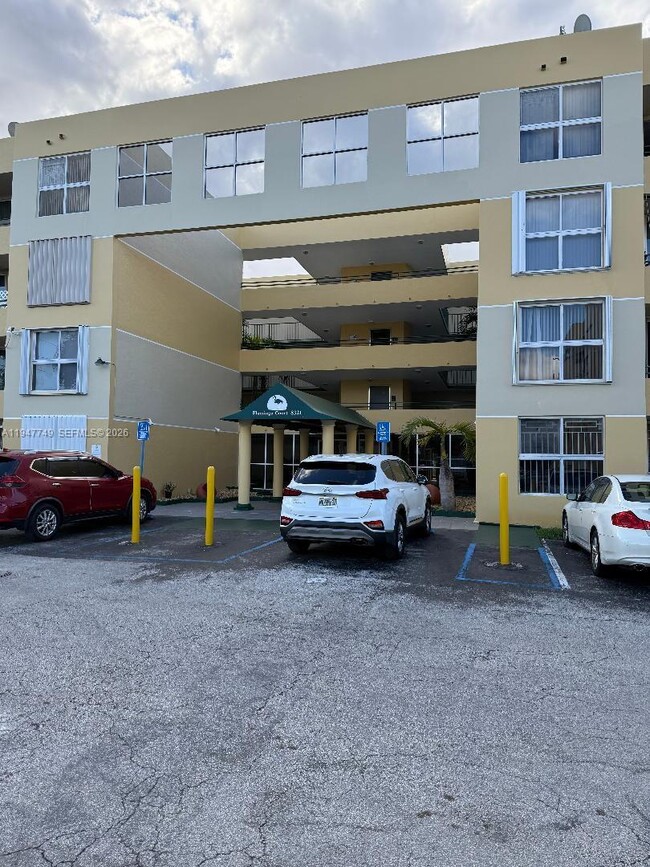 Building Photo - 8321 NW 7th St Unit 1-405