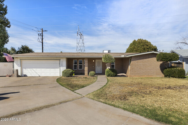 Building Photo - 2208 E Contessa Cir