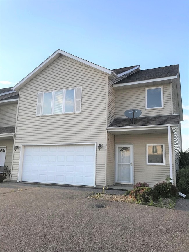 Building Photo - 2138 Willow Trl