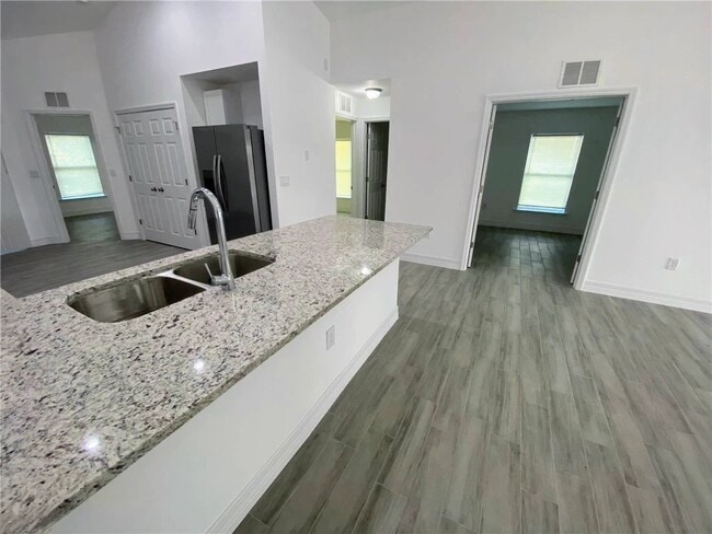 Photo - 5010 Locke Ln