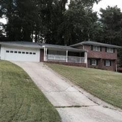 2449 Woodhill Ln