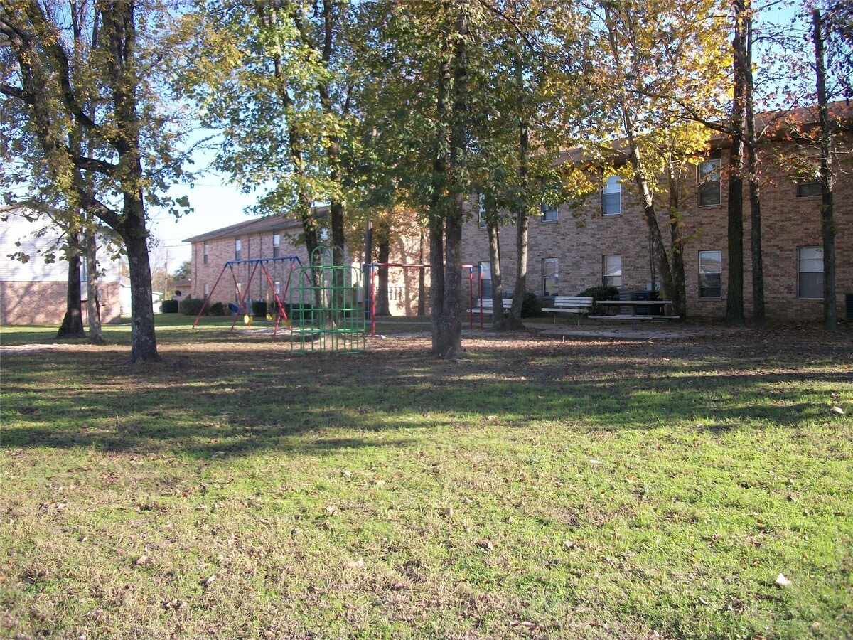 Photo - 203 E Watson St