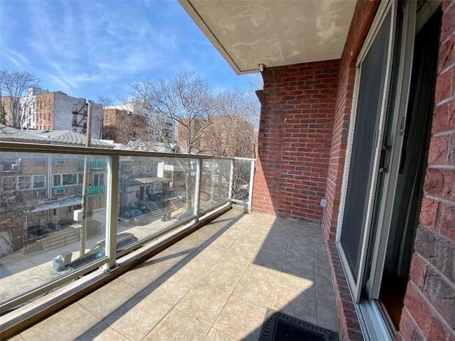 Photo - 1689 E 21st St Unidad 4C