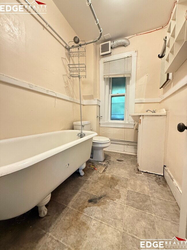 Photo - 193 Mount Auburn St Unit #3