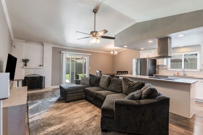 10222 Sunol Way
