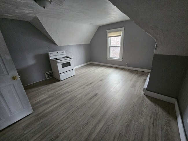 Photo - 10602 Earle Ave Unit 3