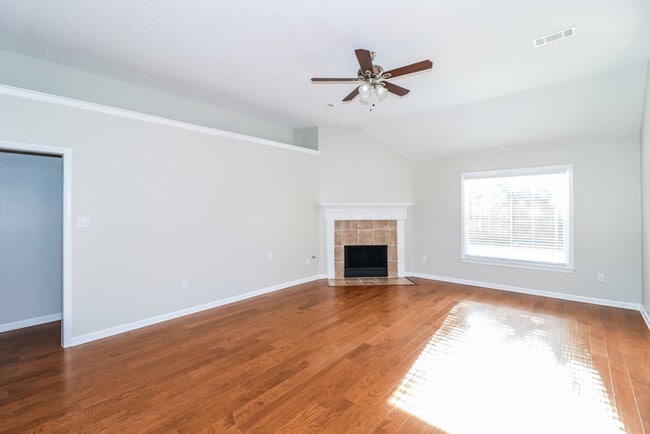 Photo - 1875 Carlyn Cove