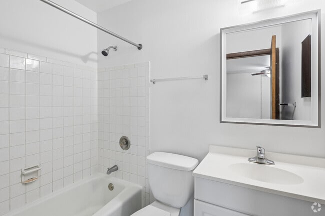 Studio - 393SF - Bathroom