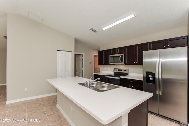 Photo - 2131 Watkins Rd SE